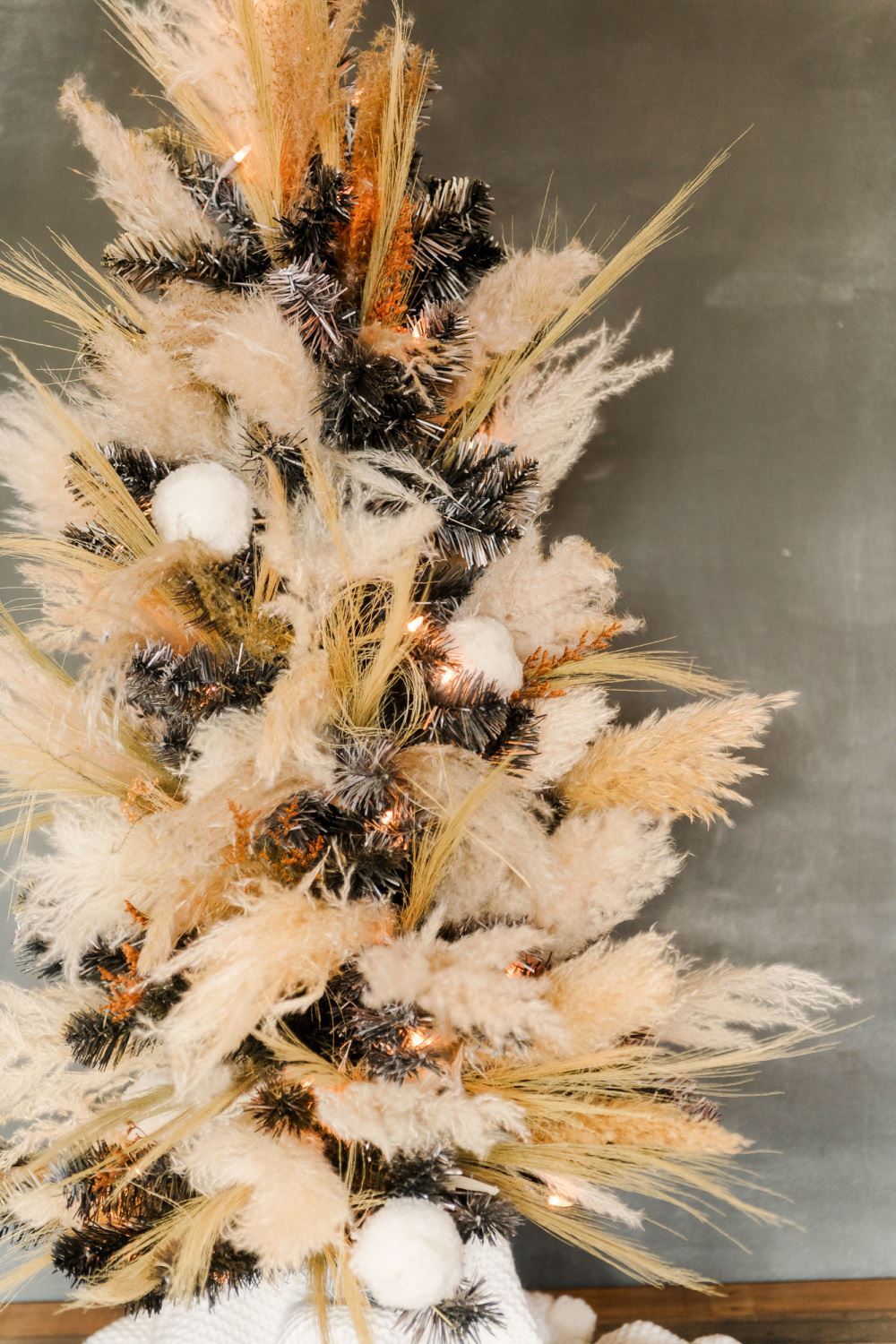 Boho Christmas Décor: DIY Pampas Grass Christmas Tree with Spray Sealer